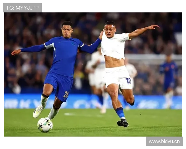 切尔西中场功能重叠问题突出,人数增加背景下表现受限,赛季稳定性面临考验 切尔西中场功能重叠问题突出,人数增加背景下表现受限,赛季稳定性面临考验