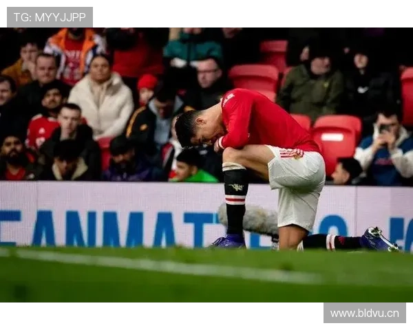 曼联进攻推进阶段断裂，影响前场效率与得分能力