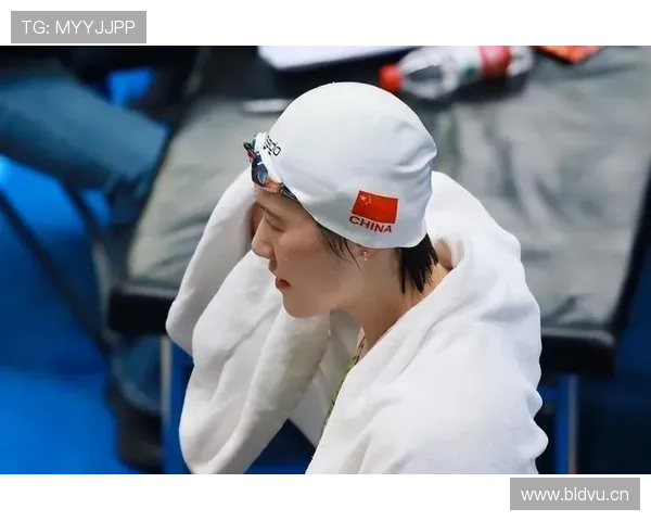 叶诗文家的冰箱里塞满了蛋白粉，连饮料都是按毫升算的