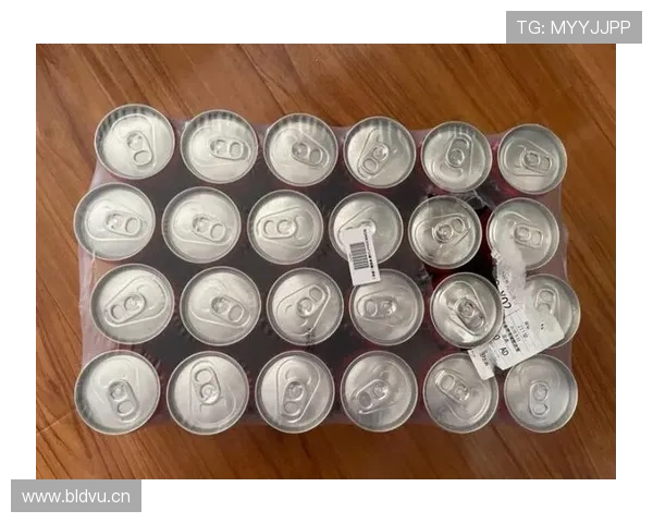 林书豪冰箱里只有鸡胸肉和蛋白粉，连瓶可乐都找不到